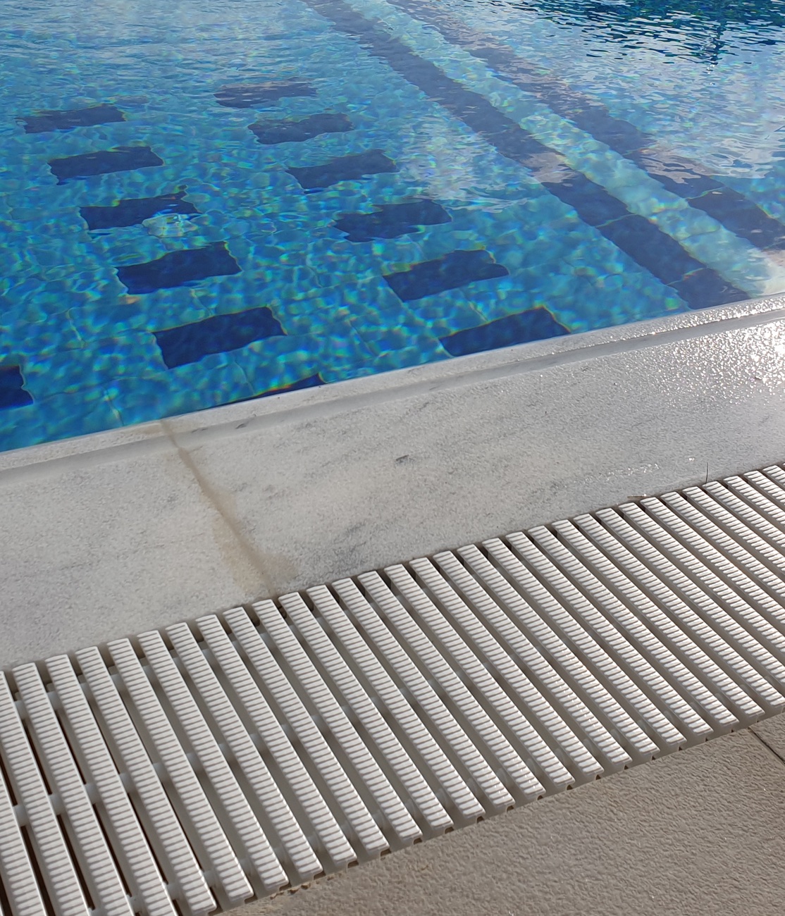 Pool Overflow Grating